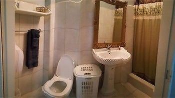 Clifton Hill Manor Hotel Bakhen Bagian luar foto