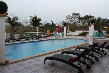 Clifton Hill Manor Hotel Bakhen Bagian luar foto